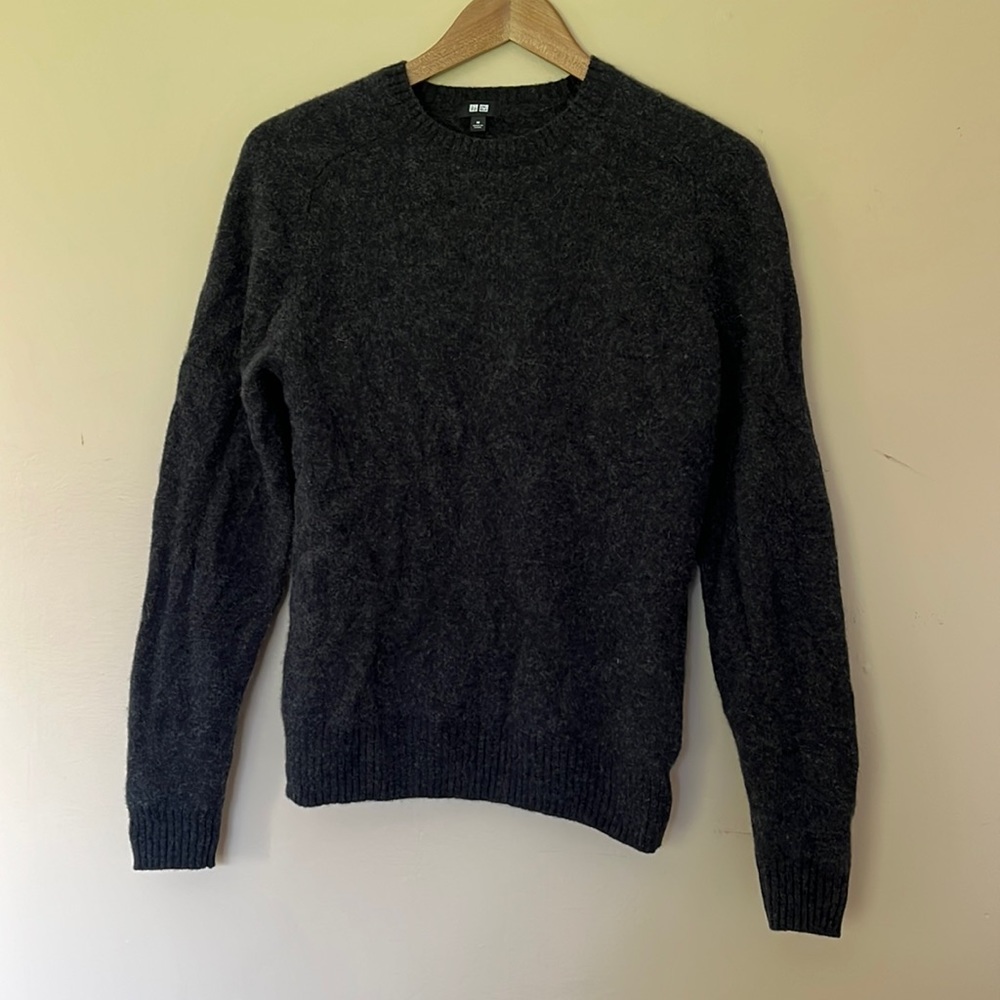 Uniqlo 100% dark gray wool sweater, M.